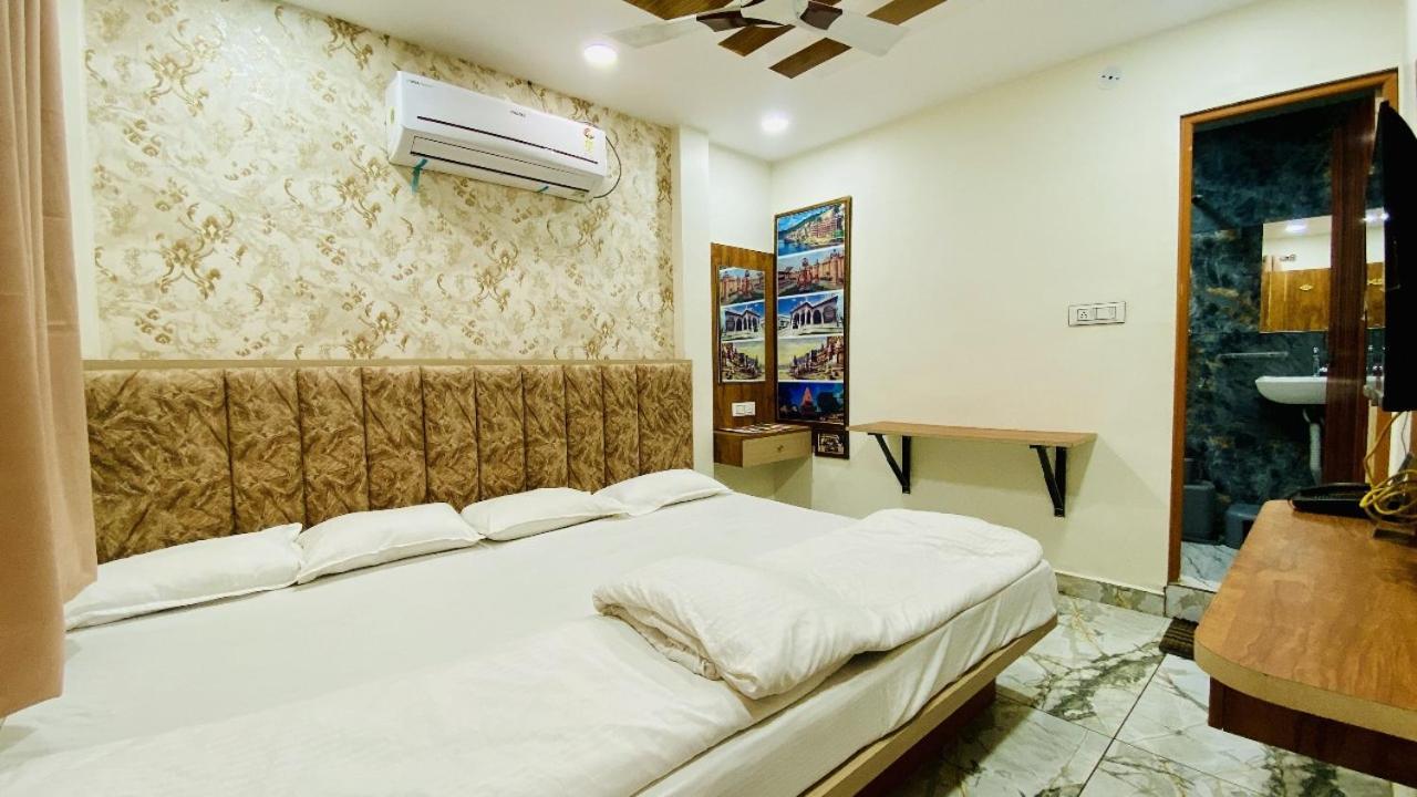 Hotel Malay Inn Удджайн Экстерьер фото