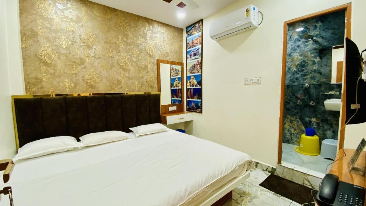 Hotel Malay Inn Удджайн Экстерьер фото